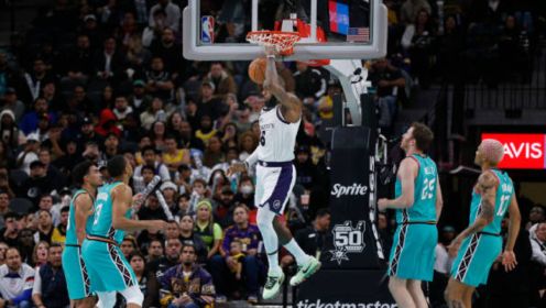 记者：世界杯抽签仪式开始前，大力神杯已经抵达华盛顿（世界杯抽签未启，大力神杯已抵达华盛顿）