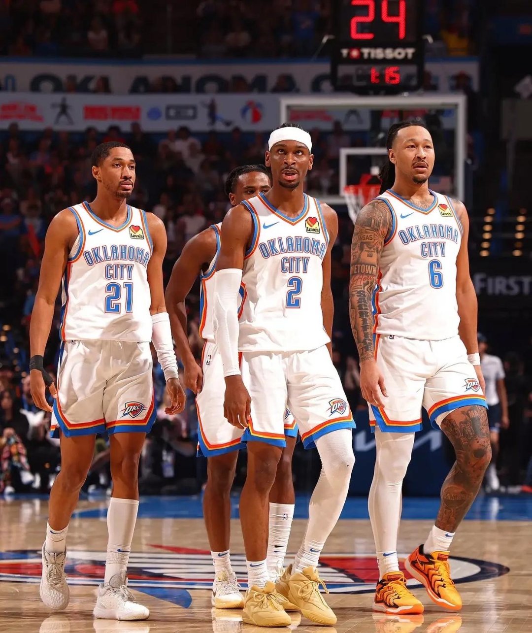 备受关注，伊万卡-特朗普的三个孩子作为梅西等人的球童入场（伊万卡-特朗普三名子女亮相，担任梅西等球星入场球童）